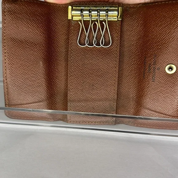14 Louis Vuitton Brown Monogram Leather 4 Key Holder Case